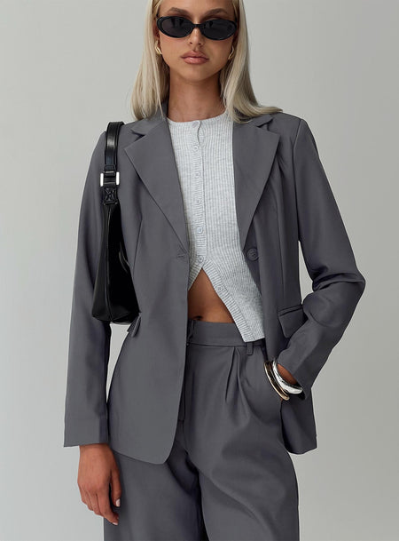 Blazer Relaxed fit, lapel collar, button fastening, twin hip pockets Non-stretch material, fully lined 