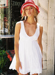 White mini dress Fixed shoulder straps, v-neckline, ruching under bust