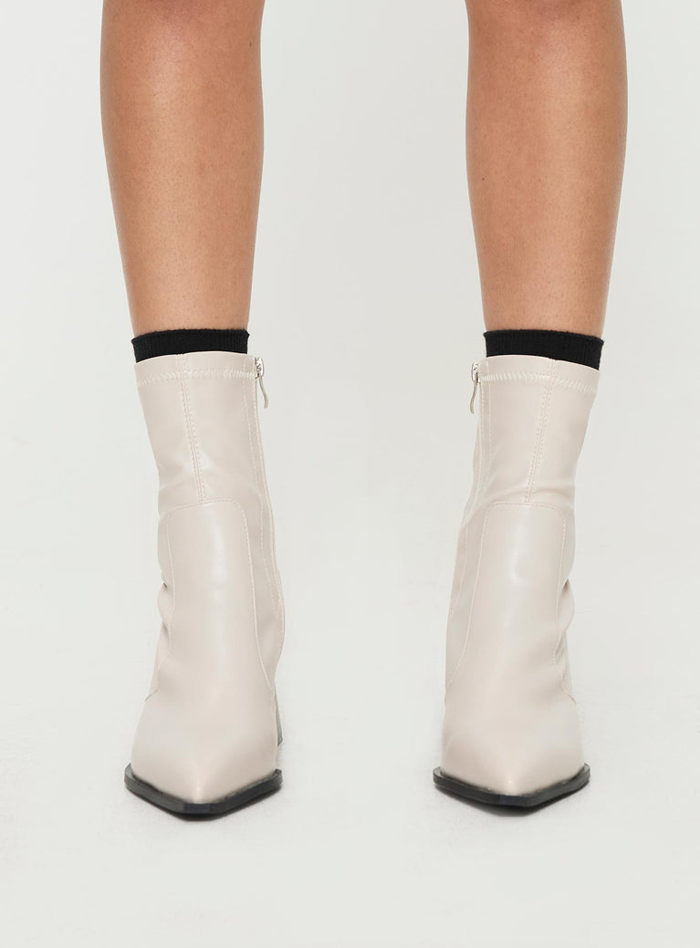 Boots Block heel, exposed zip fastening