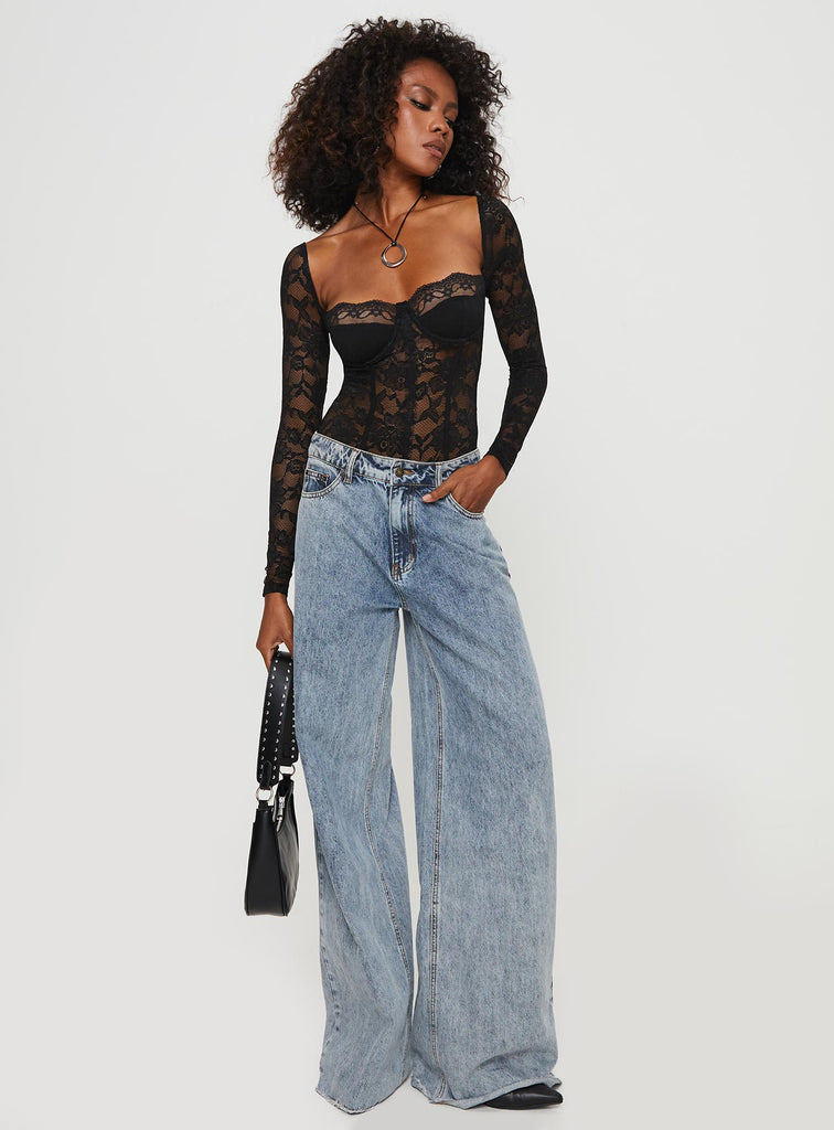 Long Sleeve Bodysuit Outfits Black Bodysuit Blue Jeans Long Sleeve