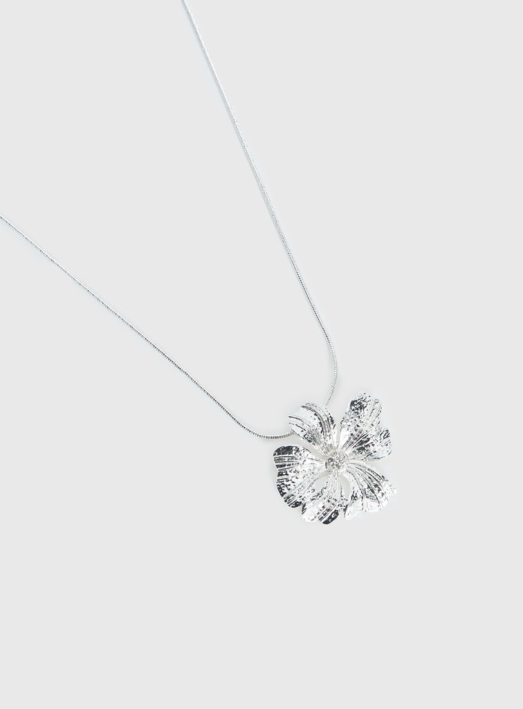 Wish Me Luck Flower Pendant Necklace Silver | Princess Polly