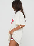 Oversized tee Crewneck, graphic print Non-stretch material, unlined 