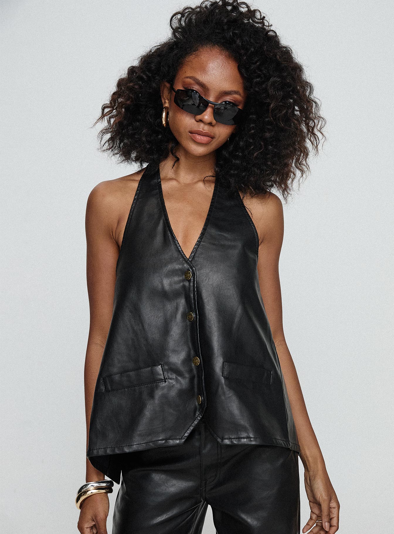 front view of model wearing Princess Polly Hills Halter Onyx Sleeveless V-Neck 