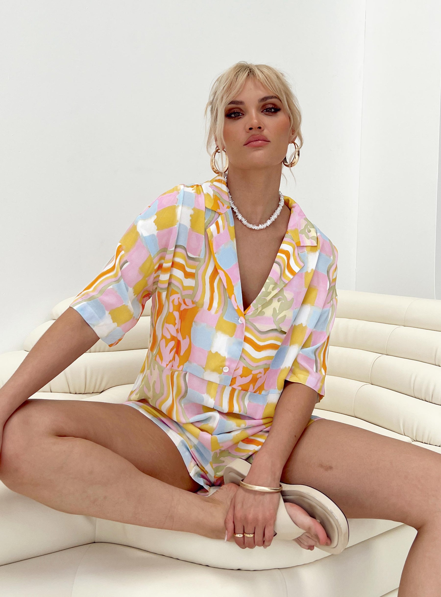 Graphic print romper Classic collar, button fastening at front