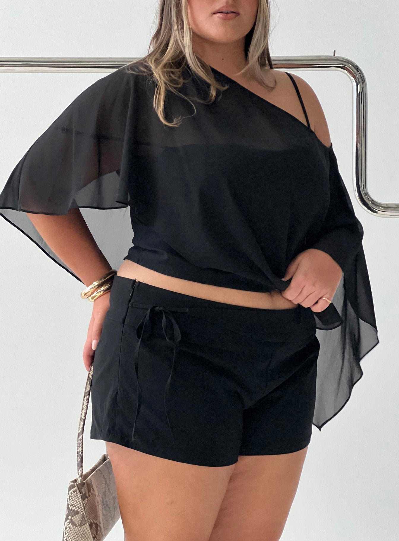 Senzo Wrap Shorts Black Curve
