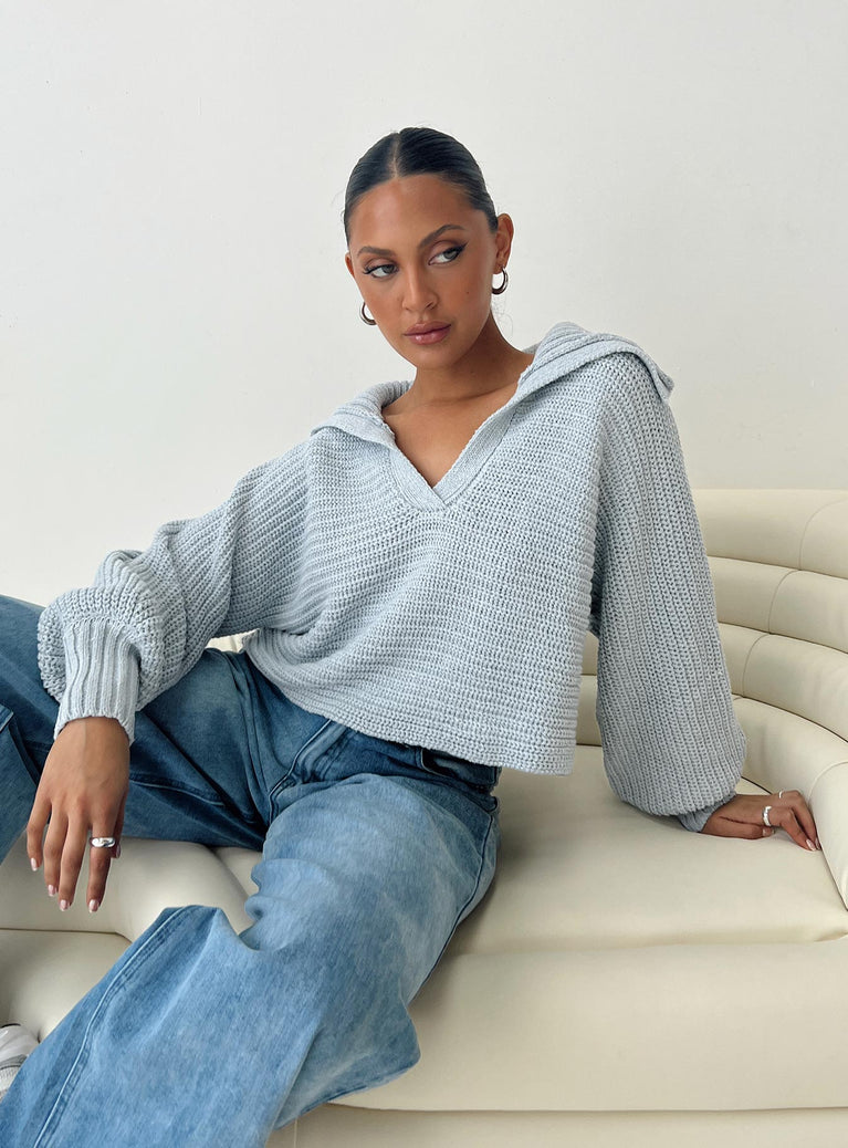 Knit sweater Oversized collar, v-neckline Good stretch, unlined