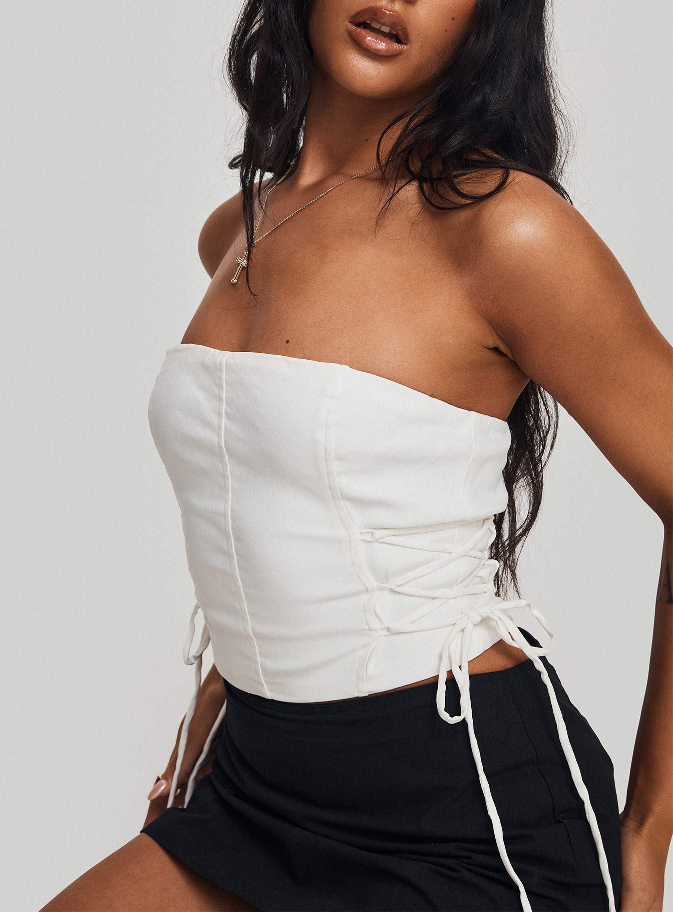 Poppet strapless top white