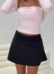 Skort Built-in shorts, folded waistband, ruched detail Good stretch, Fully lined 