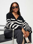Oversized striped knit sweater V-neckline, classic collar, drop shoulder Non-stretch material, unlined 