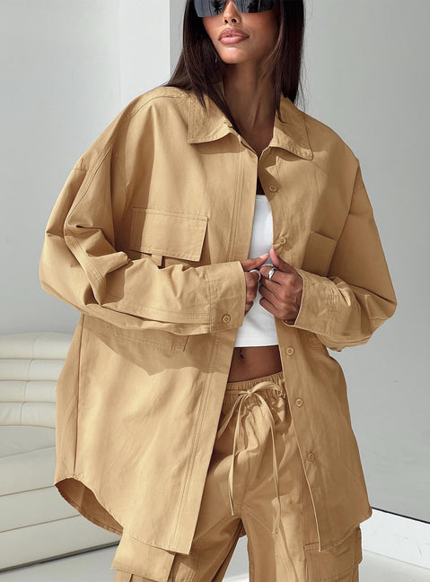 Caramel Cargo shacket Relaxed fit, classic collar, three pocket design, drop shoulder, single button cuff, button down fastening at front 