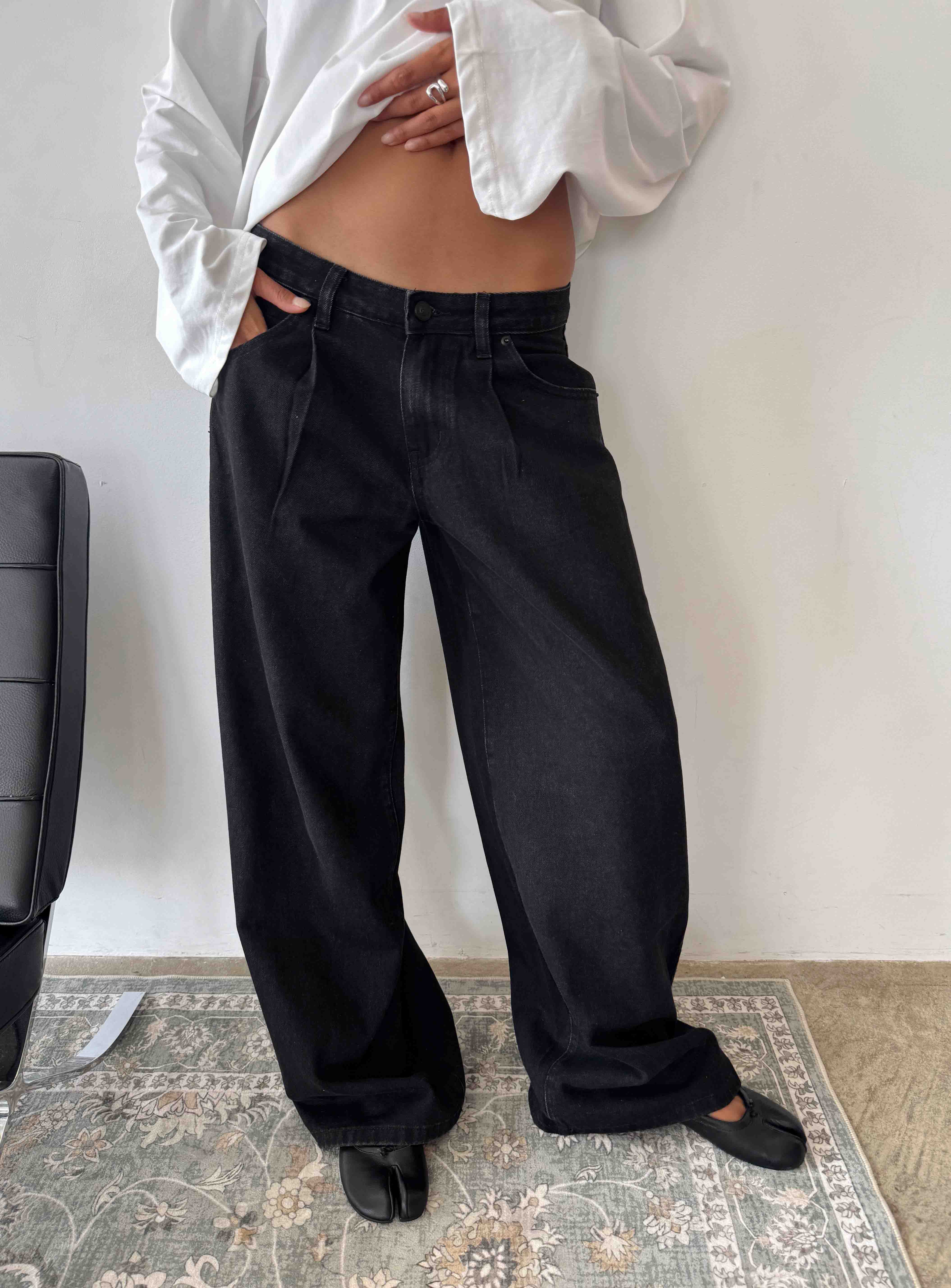 Supercut Low Rise Baggy Pleat Jeans Washed Black | Princess Polly
