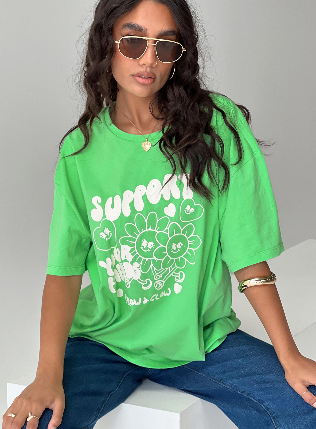 Thread together support your friends oversized tee green