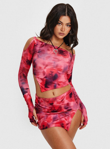 Set Two-piece set, graphic print Long sleeve cold shoulder, split at side Mini skirt, split at hem 