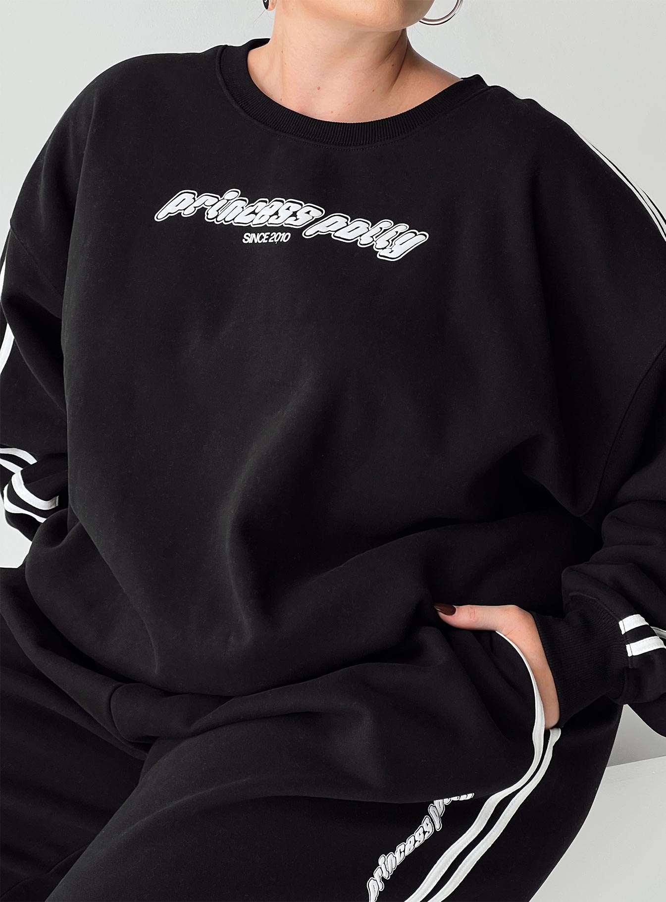 Princess polly crew neck sweatshirt stripe black / white curve