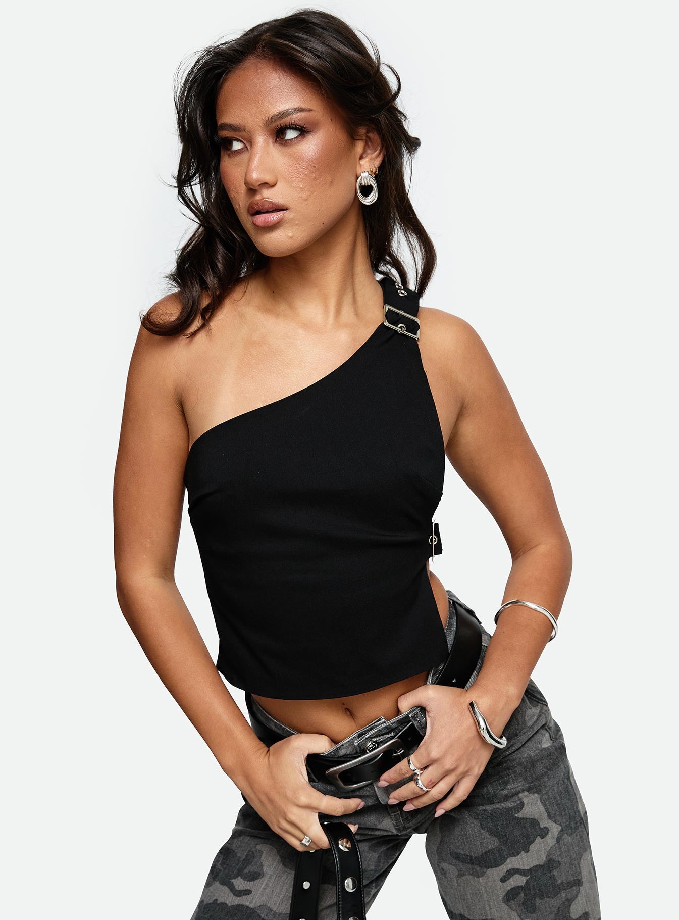nike one shoulder buckle crop top in black
