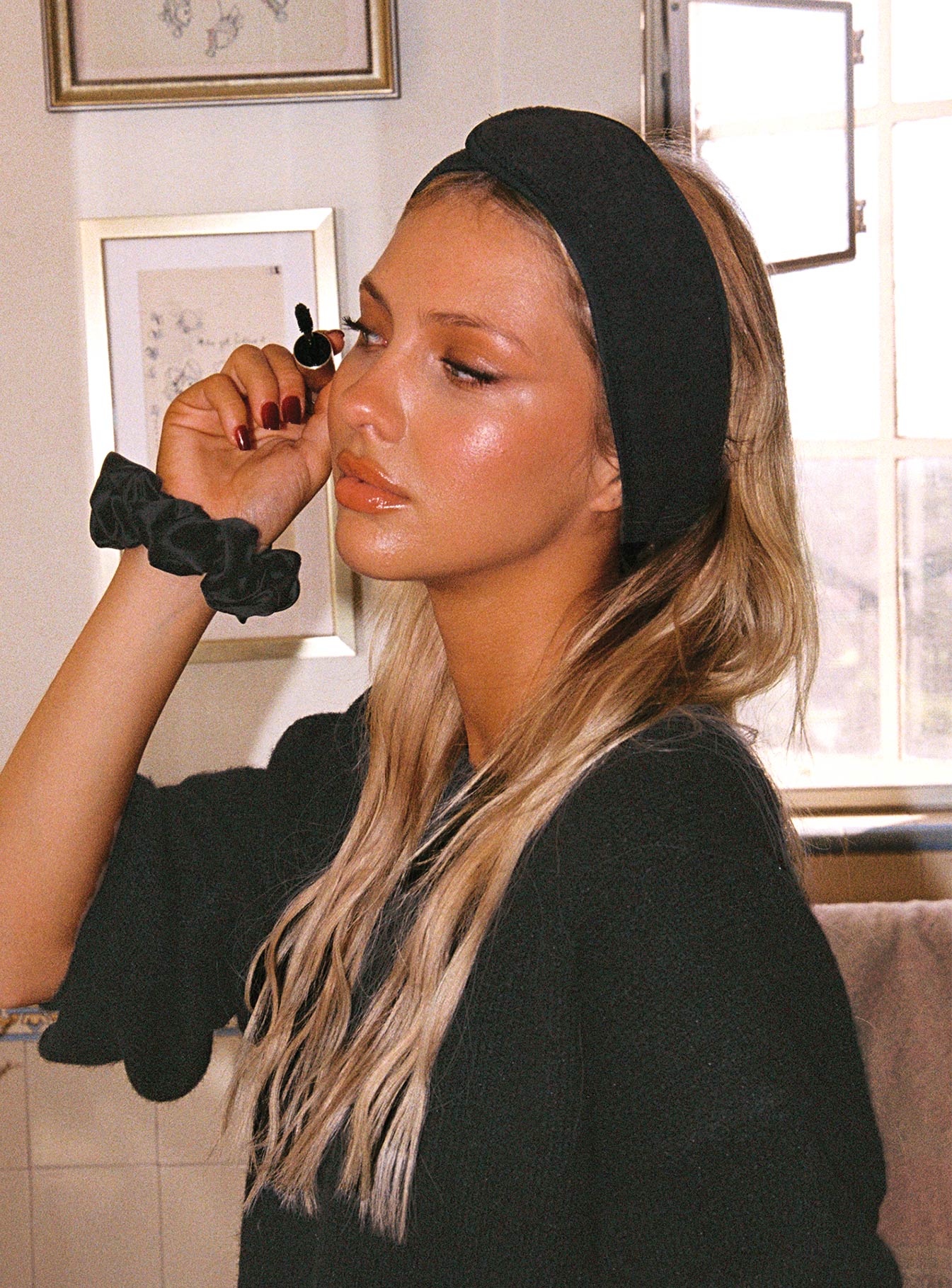 Hair Accessories Pack Three items in pack Four hair clips with silver-toned hardware, clip fastening Elasticated scrunchie Soft velcro fastening headband 