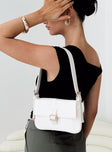 Silky shoulder bag Adjustable and removable shoulder strap, gold-toned hardware, magnetic button and zip fastening internal card slip