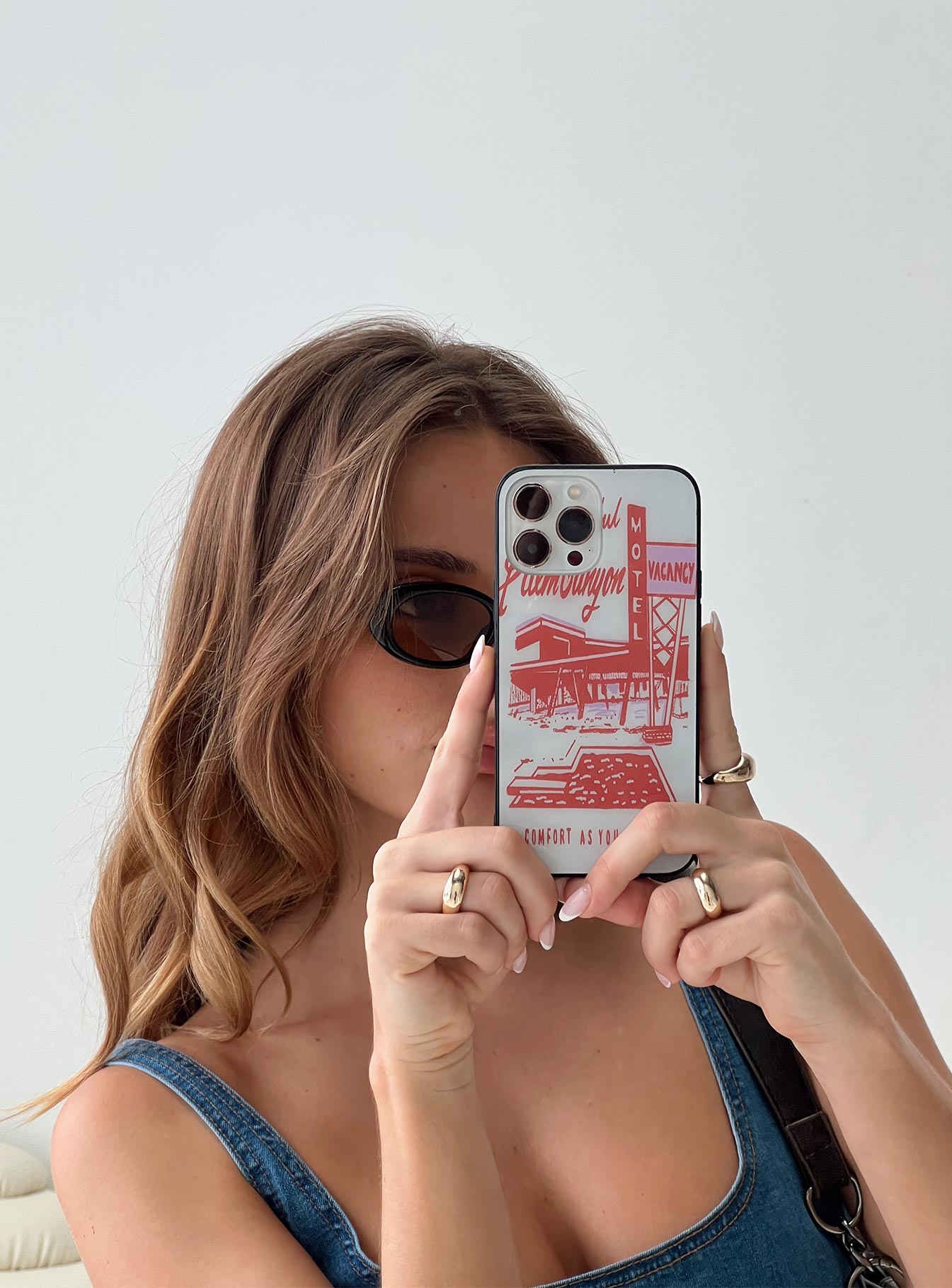 Phone case Graphic print, plastic edges, clip on design