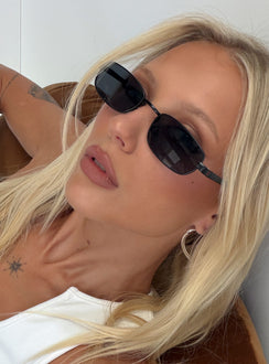 Tillie Metal Frame Oval Sunglasses Black