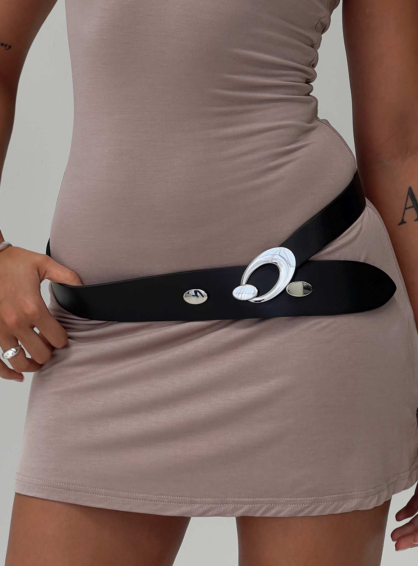Jaide Low Waist Belt Black | Silver L | XL | Black | Silver | Womens | Princess Polly Lower Impact Jaide Low Waist Belt Black | Silver L | XL | Black | Silver | Womens | Princess Polly Lower Impact