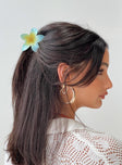 Hair clip Claw style clip Flower design Shine finish