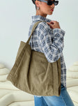 Tote Quilted design, two internal pockets, fully lined, Zip fastenings, two fixed straps