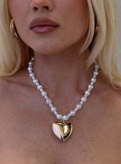 Sweetscape Pearl Necklace Gold