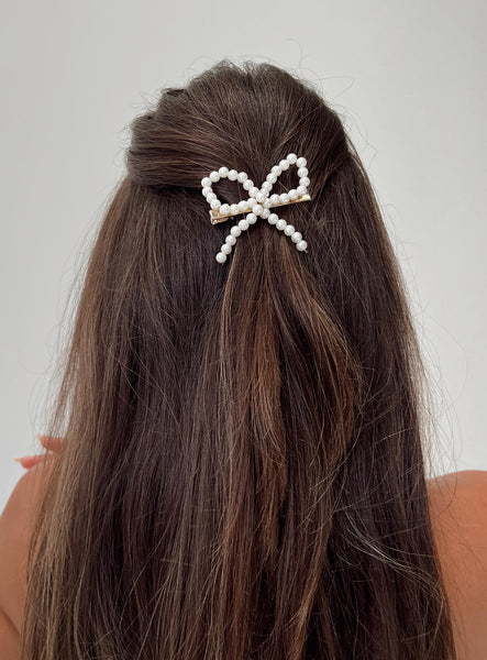 ASOS DESIGN pearl bow hair clip