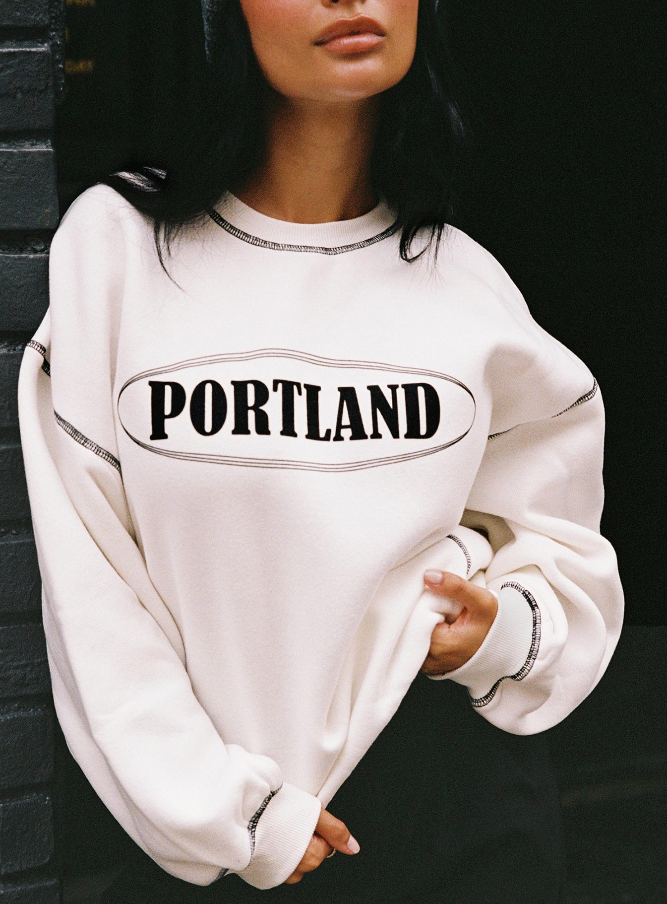 White crew neck 2025 sweatshirt in store