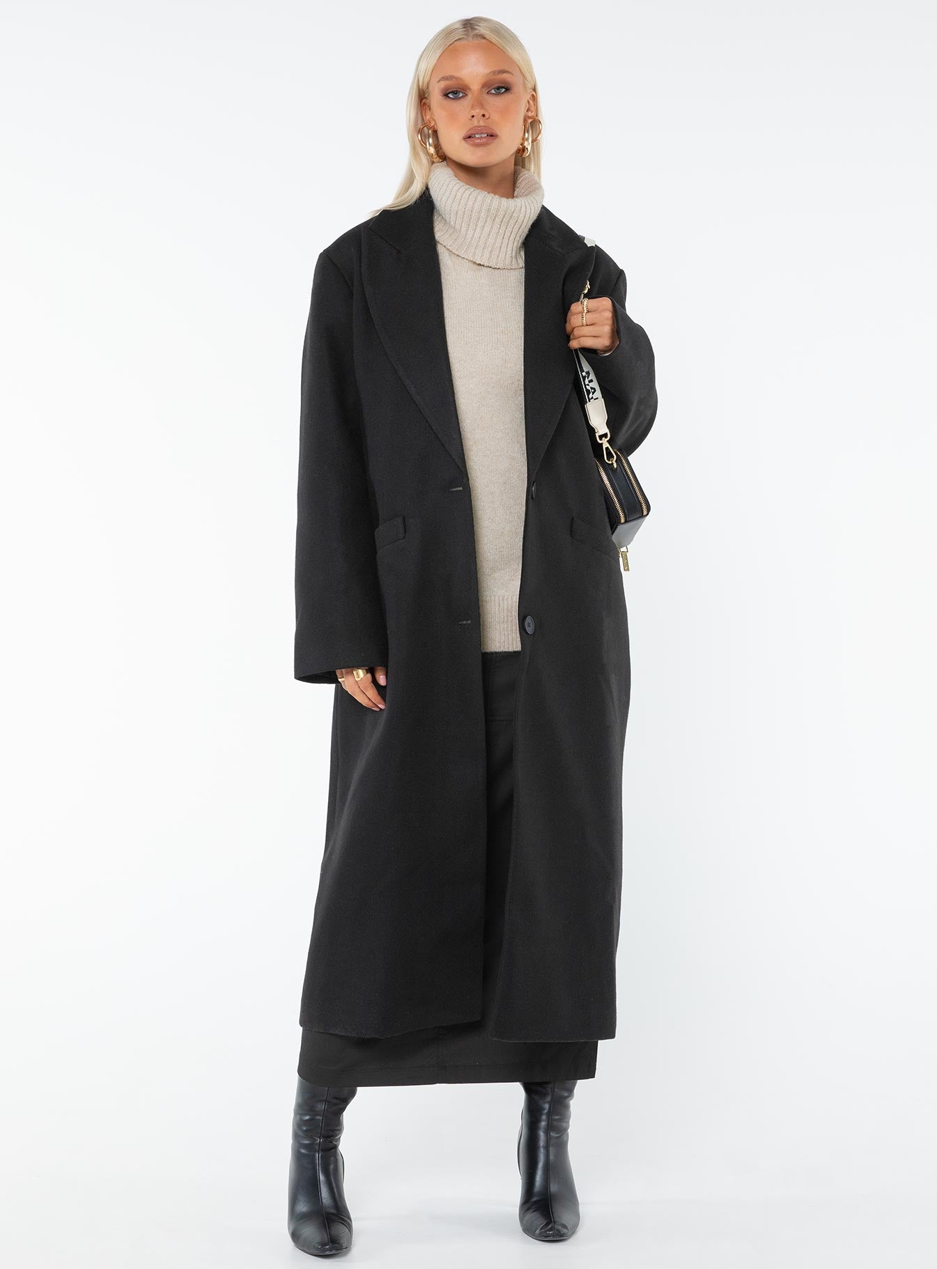 Olsen coat black