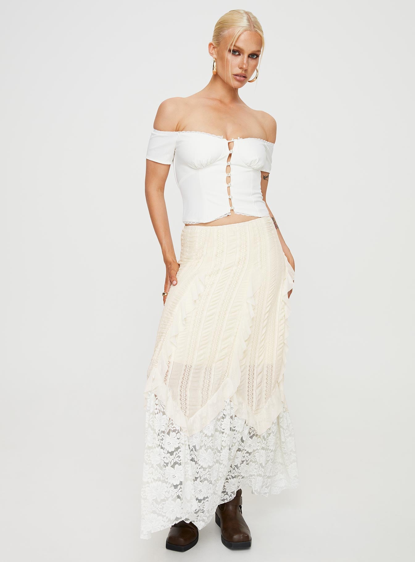 Astryd lace maxi skirt cream