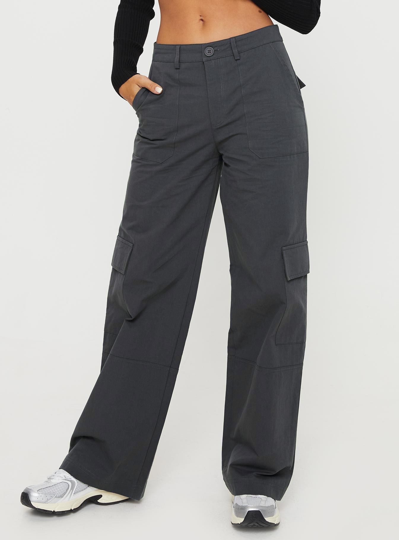 Luna mid rise cargo pants charcoal