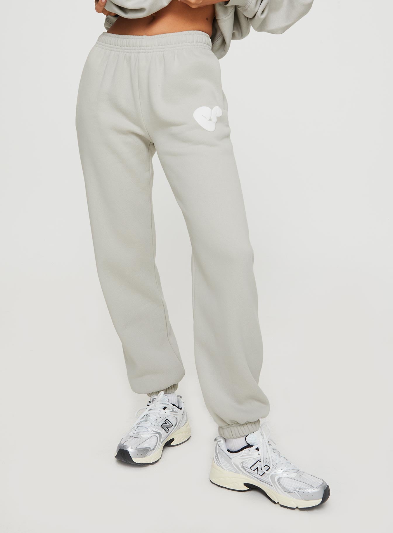 Princess polly track pants bubble text grey / cloud white