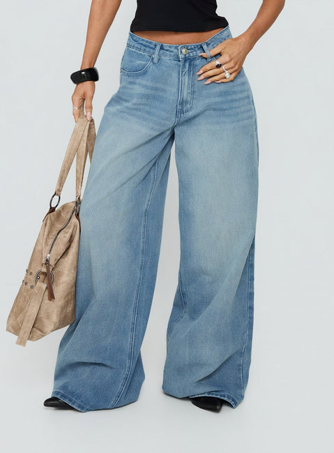 Naylor Mid Rise Wide Leg Jeans Light Wash Denim Light Blue Wash Petite