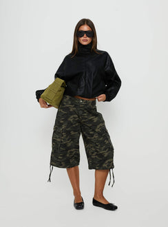 Hudsen Longline Cargo Shorts Camo Petite