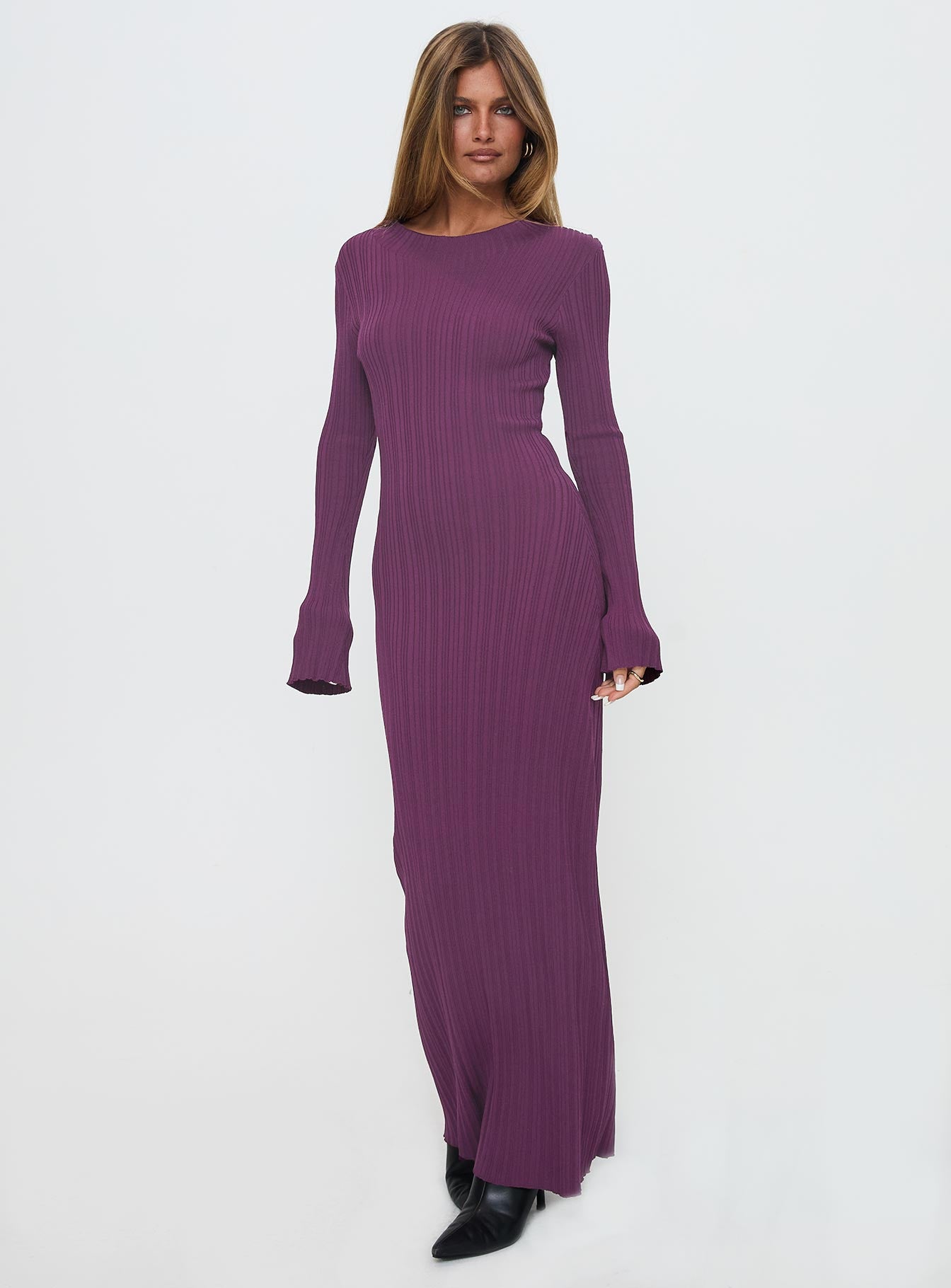 front view of model wearing Princess Polly Tesley Long Sleeve Maxi Dress Burgundy Crew Neck 