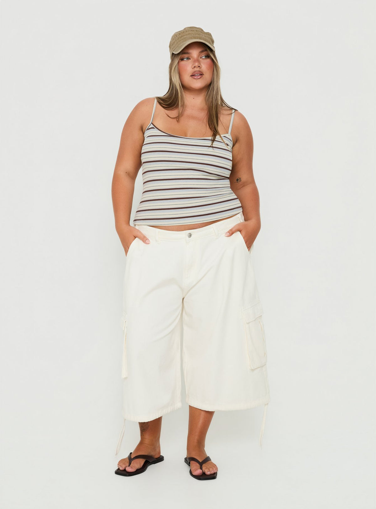 Hudsen Longline Cargo Shorts Cream Curve