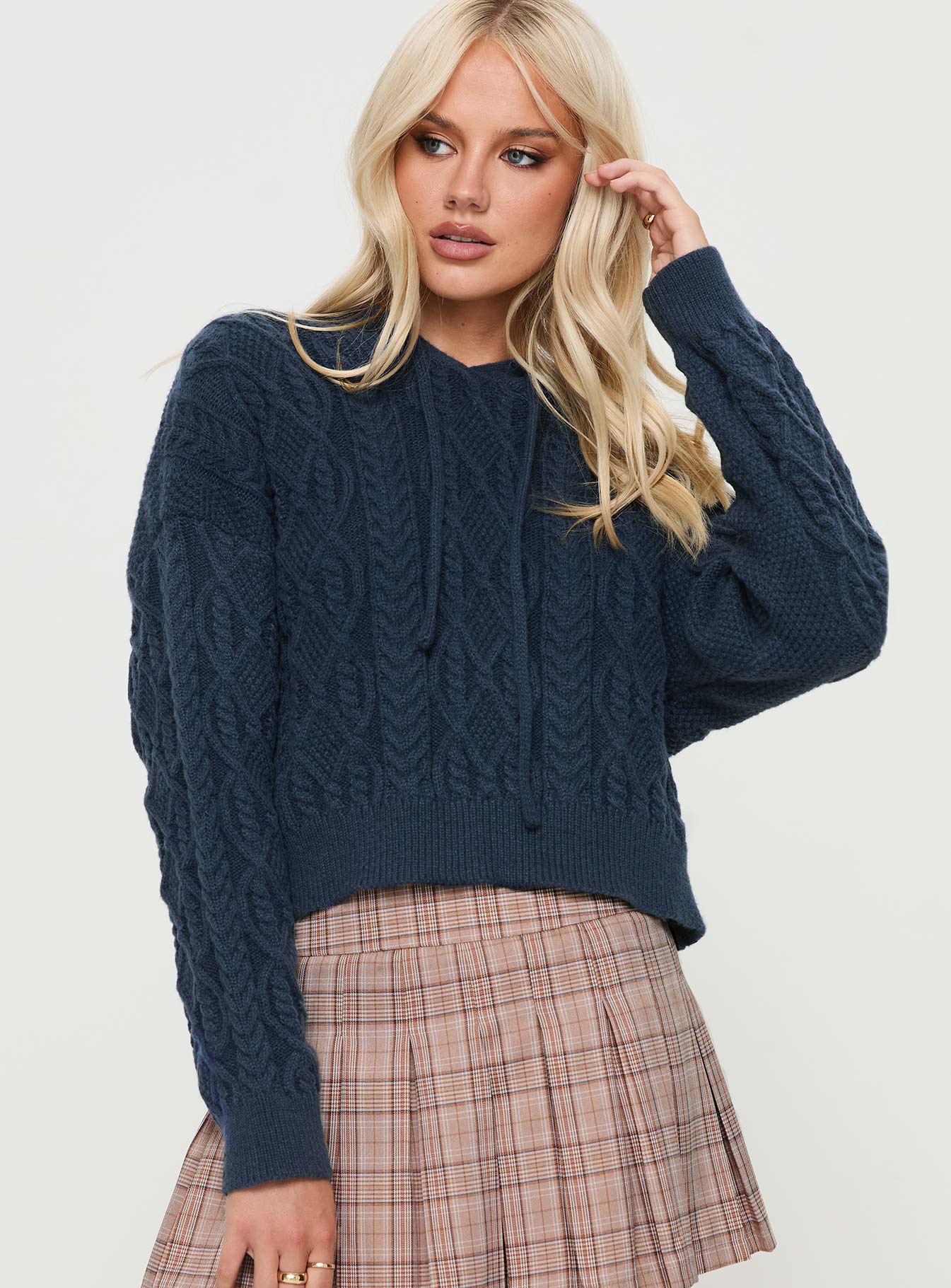 Jorvik cropped cable knit hoodie navy