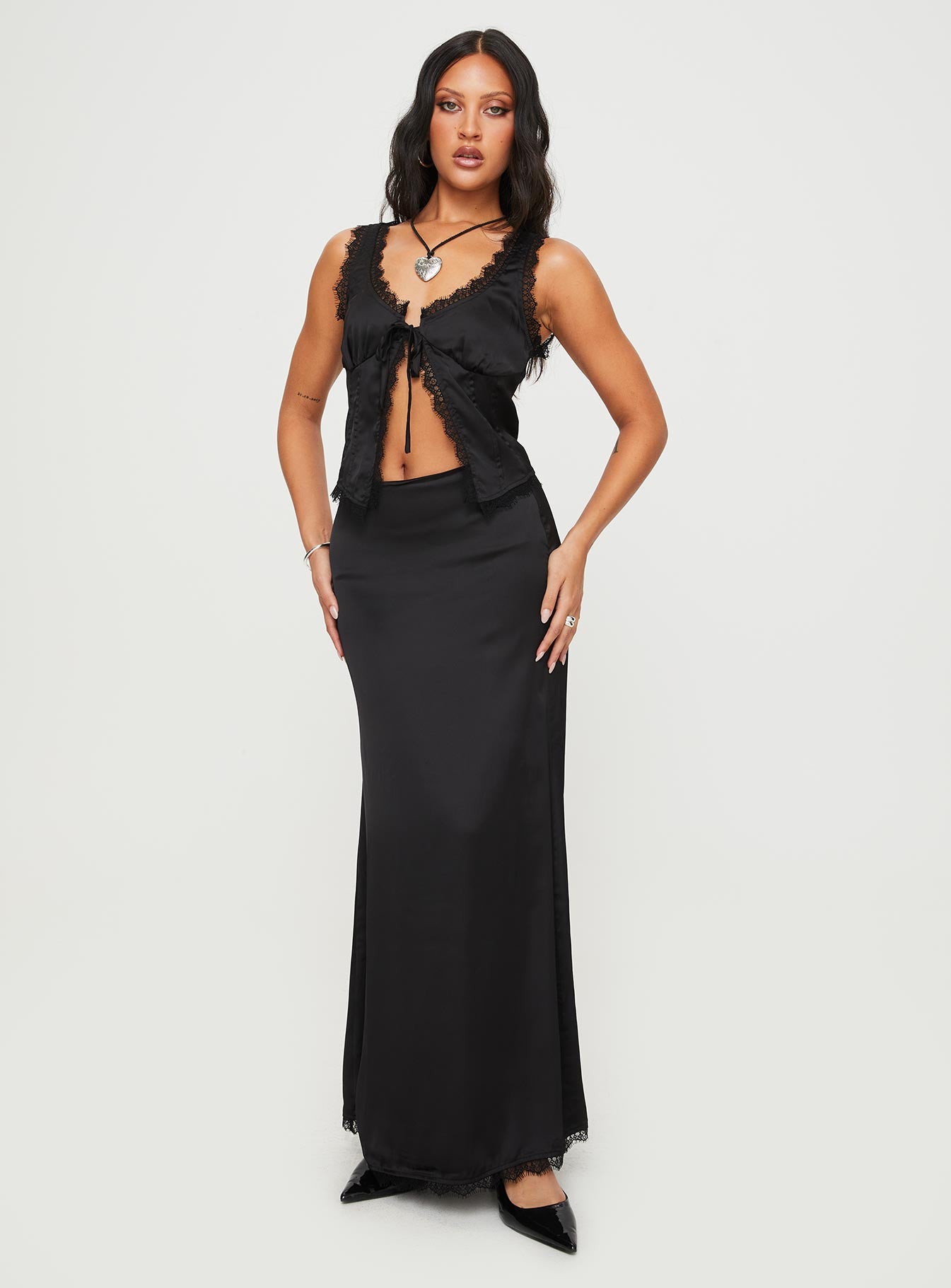 Mavie satin maxi set black