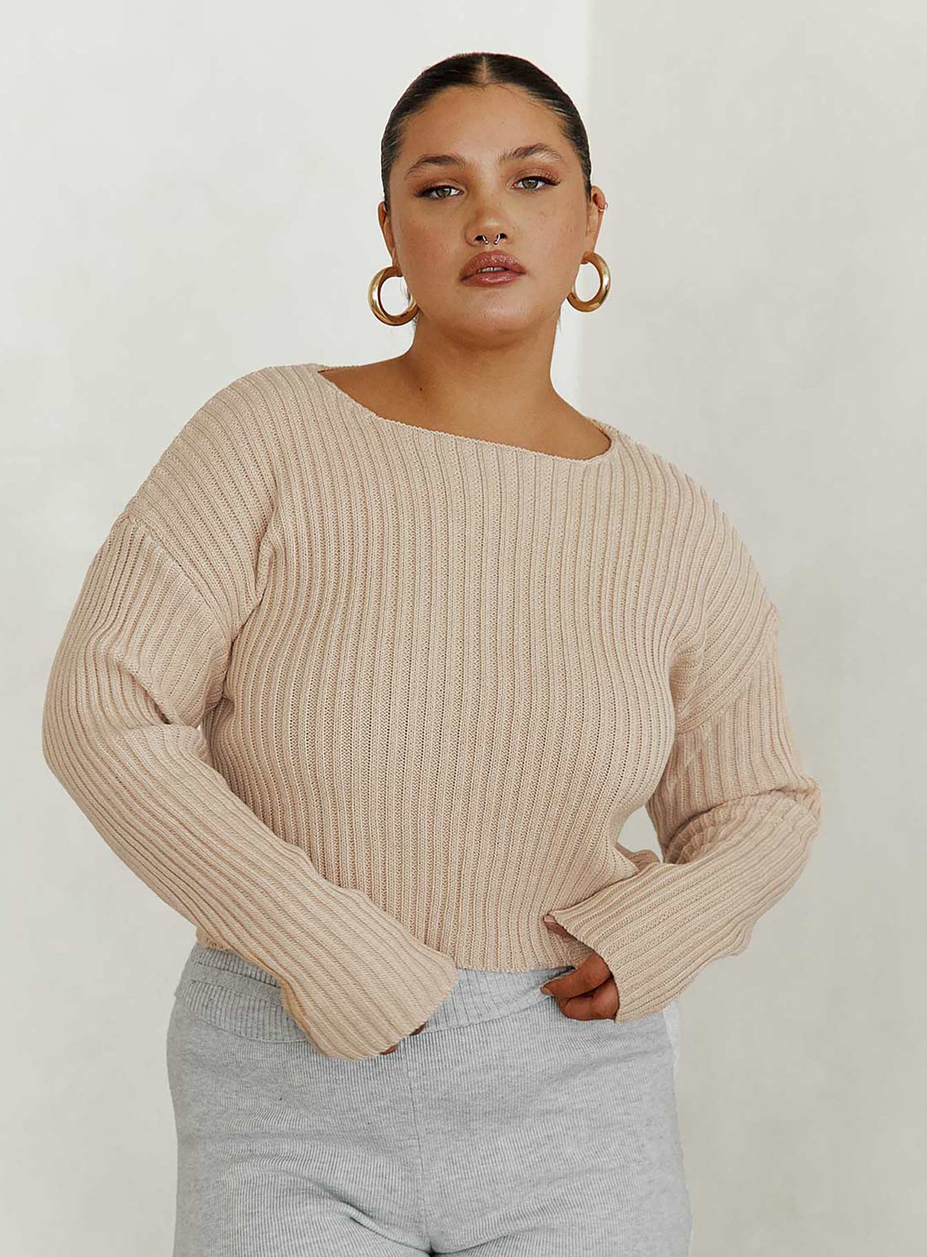 Cropped beige jumper sale