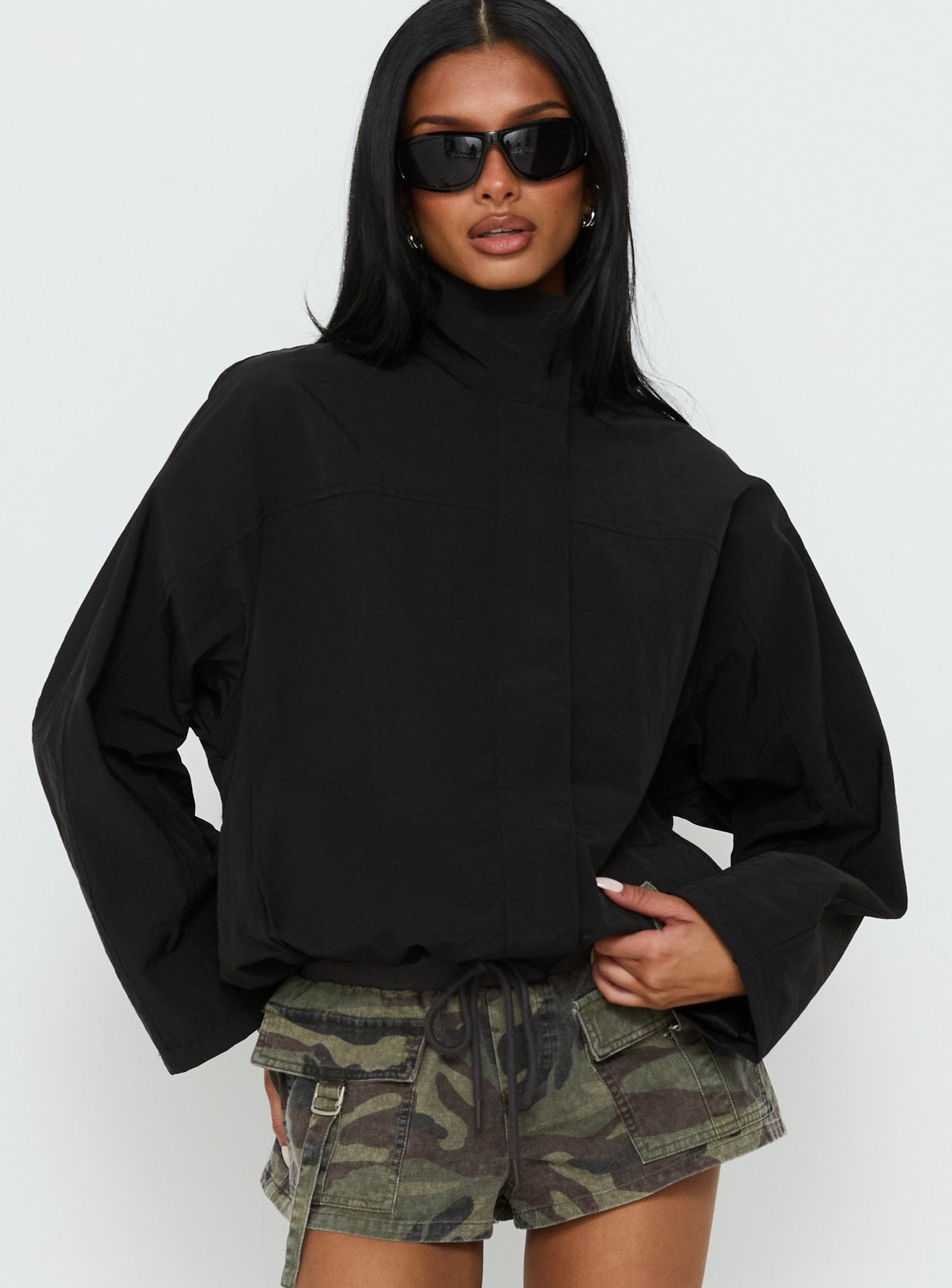 Shoreline Windbreaker Jacket Noir | Princess Polly