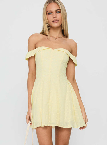 Off The Shoulder Flowy Dresses Off The Shoulder Flowy Dresses