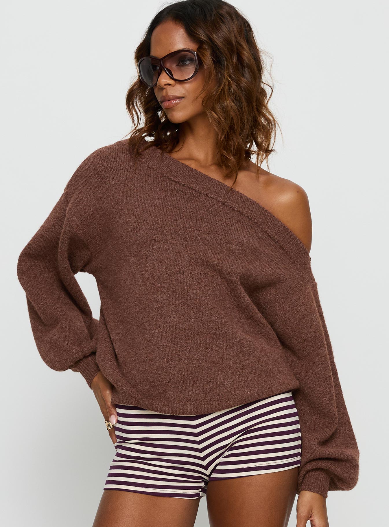 Noble Off The Shoulder Sweater Chocolate | Princess Polly