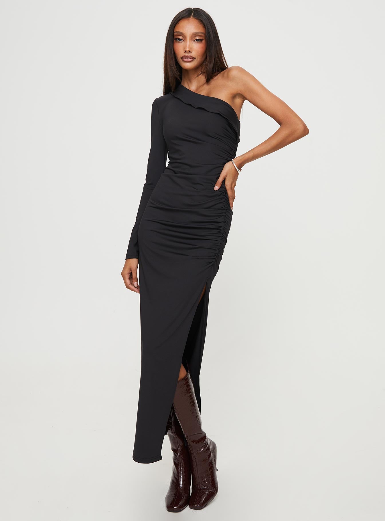 Mahira one shoulder maxi dress black