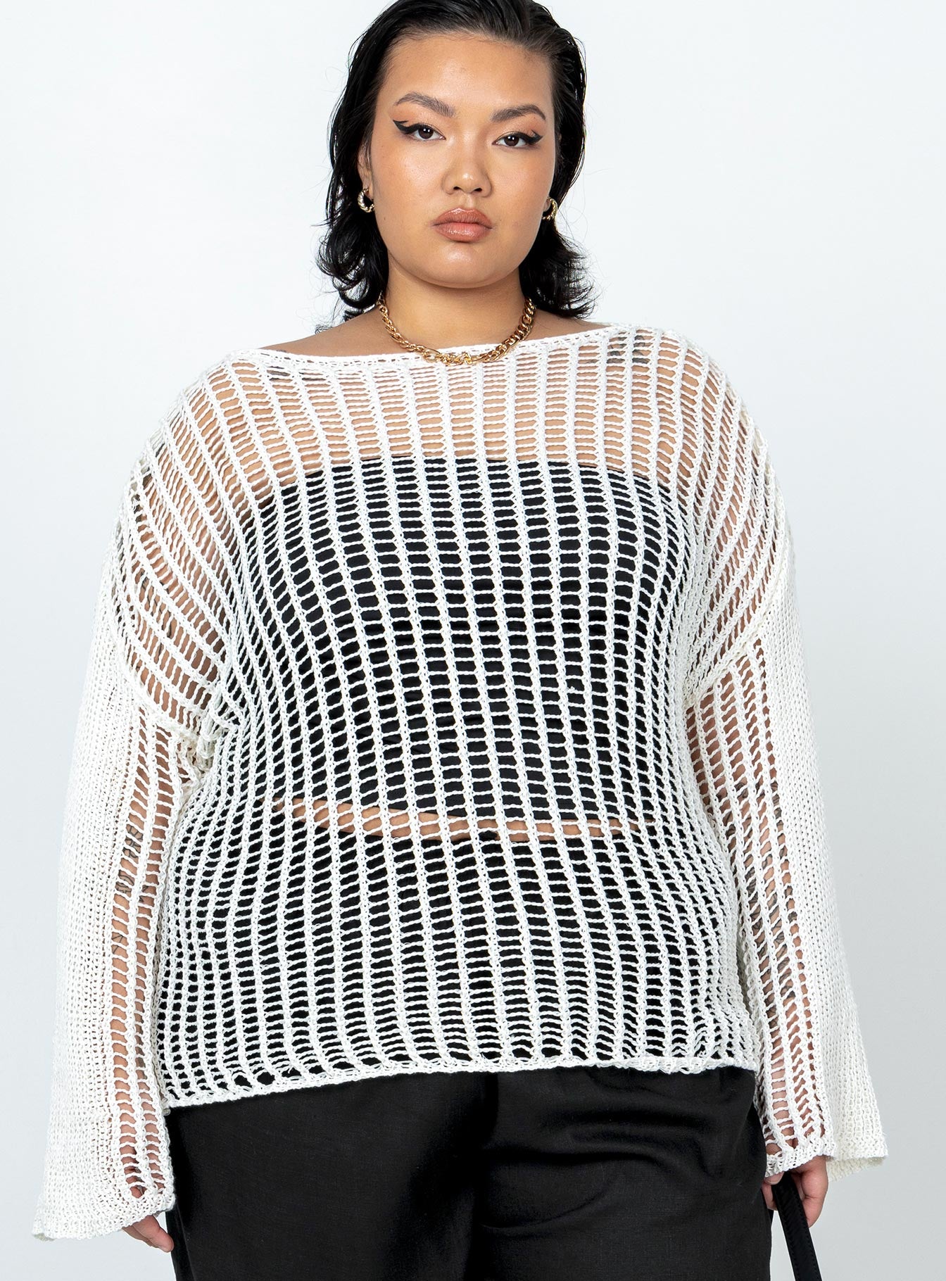 The kennedy sweater white curve lower impact