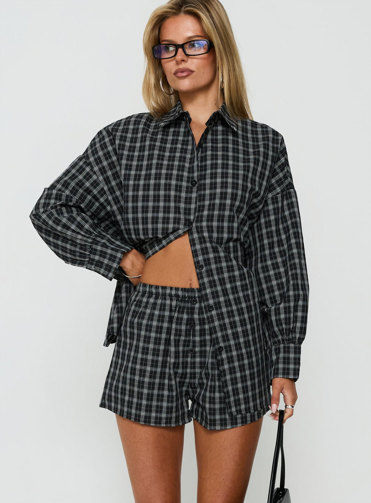 Quiny Elasticated Waist Shorts Black Check