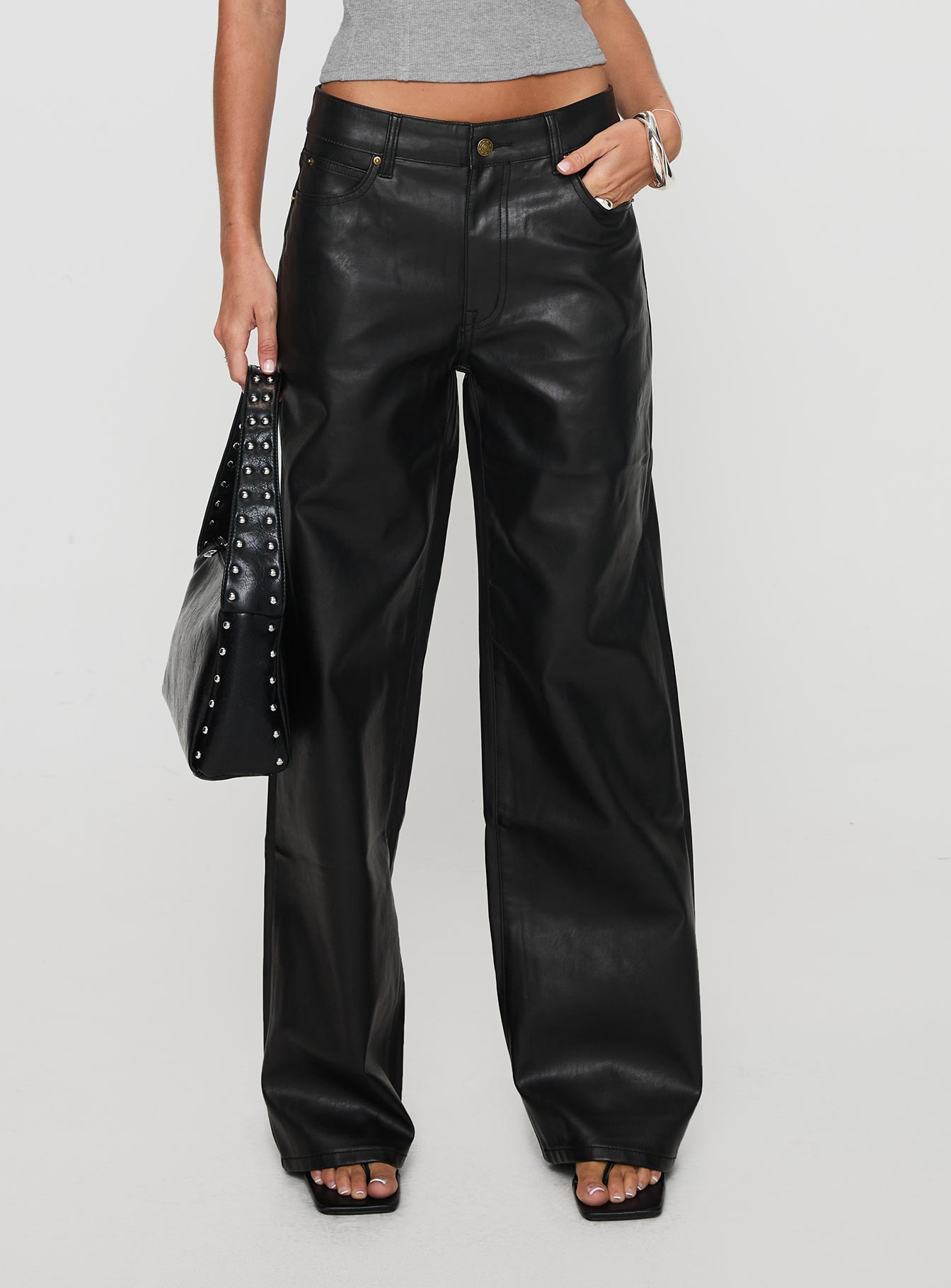 back view of model wearing Princess Polly Top Model Jean Onyx 