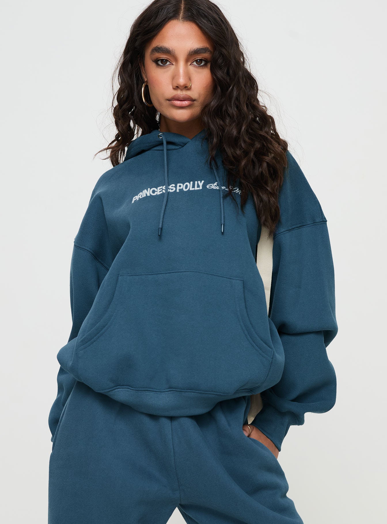 Princess polly hooded sweatshirt block / cursive text slate