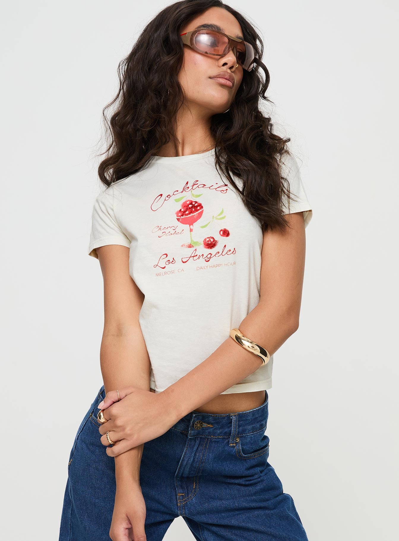 Cherry cocktails tee white