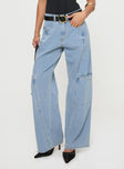 Low rise jeans Relaxed fit, wide leg, 4 pocket design, belt loops at waist, zip & button fastening